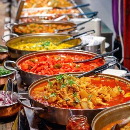 Fabhotel Vat - Meera Bagh Delhi  Eksteriør bilde