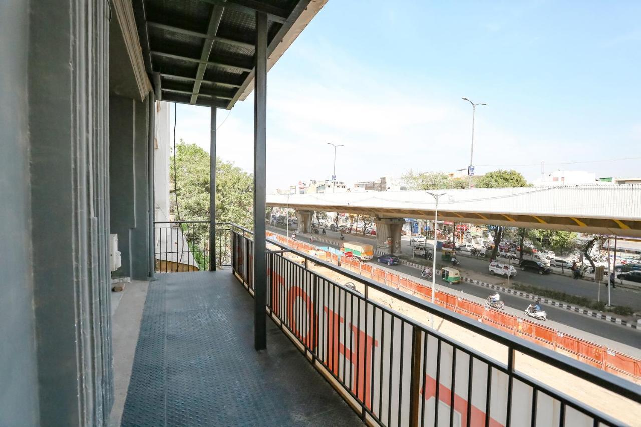 Fabhotel Vat - Meera Bagh Delhi  Eksteriør bilde