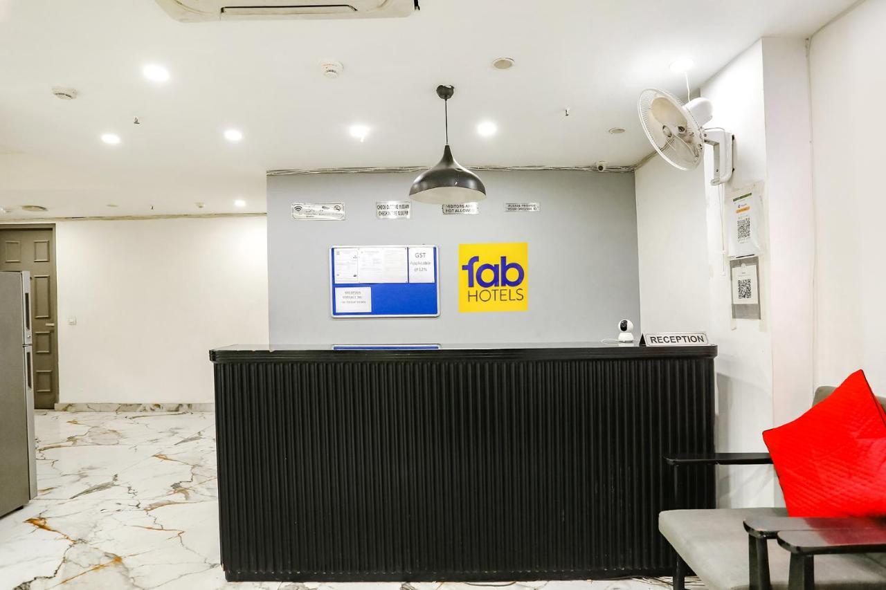 Fabhotel Vat - Meera Bagh Delhi  Eksteriør bilde