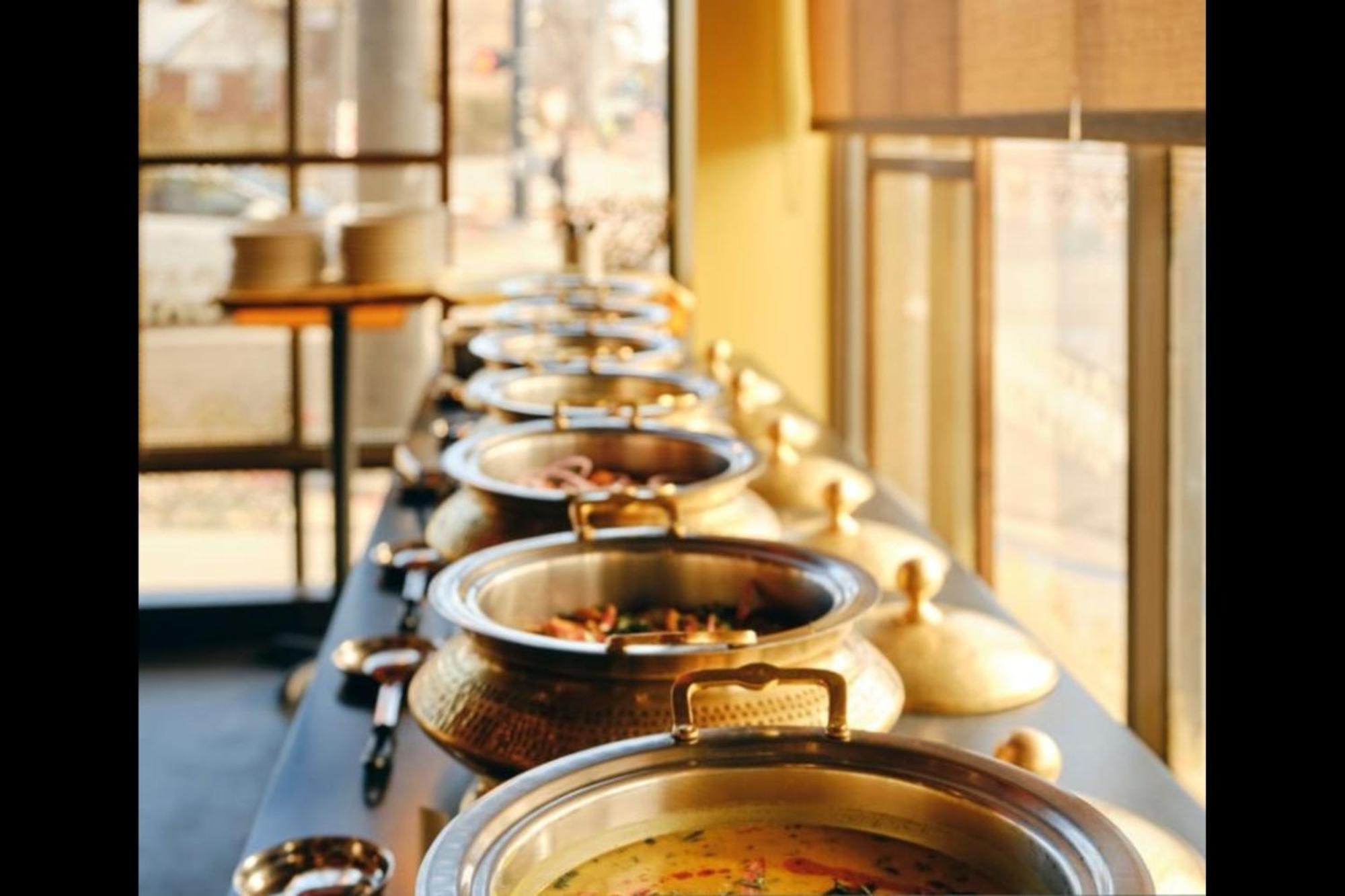 Fabhotel Vat - Meera Bagh Delhi  Eksteriør bilde